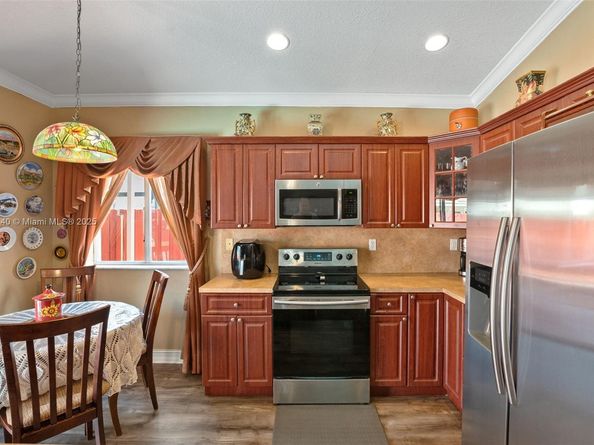 14475 SW 161st Pl, Miami FL 33196