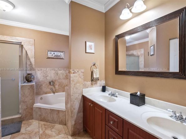 14475 SW 161st Pl, Miami FL 33196