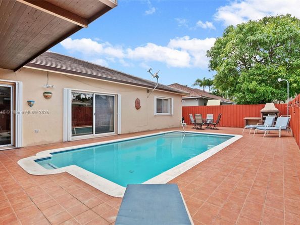 14475 SW 161st Pl, Miami FL 33196