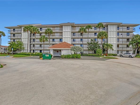 701 S Seas Dr 206, Jupiter FL 33477