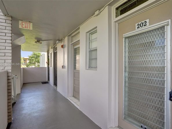 2800 NW 47th Ter 202A, Lauderdale Lakes FL 33313