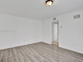 4511 Treehouse Ln B, Tamarac FL 33319