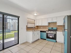 4511 Treehouse Ln B, Tamarac FL 33319