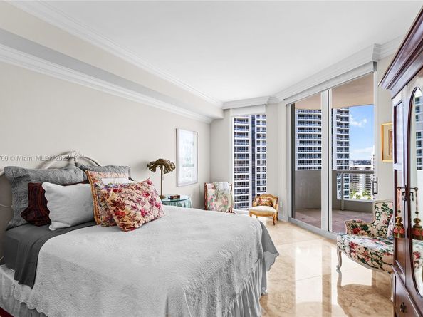 21200 Point Pl 1804, Aventura FL 33180