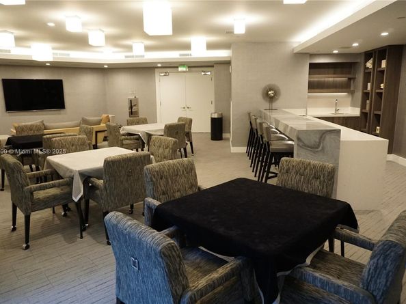21200 Point Pl 1804, Aventura FL 33180