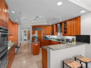 21200 Point Pl 1804, Aventura FL 33180