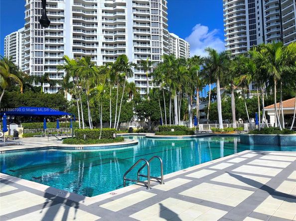 21200 Point Pl 1804, Aventura FL 33180
