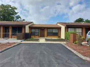 2320 Elm Ct, Pembroke Pines FL 33026