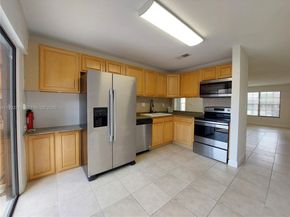 2320 Elm Ct, Pembroke Pines FL 33026