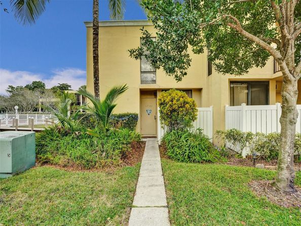 2910 SW 87th Ter 1701, Davie FL 33328