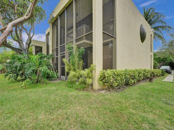 2910 SW 87th Ter