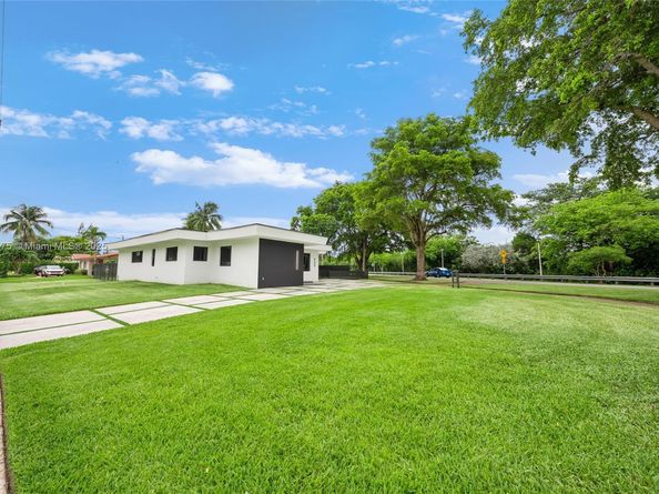 900 N Royal Poinciana Blvd, Miami Springs FL 33166