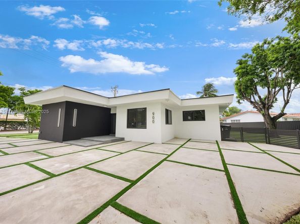 900 N Royal Poinciana Blvd, Miami Springs FL 33166