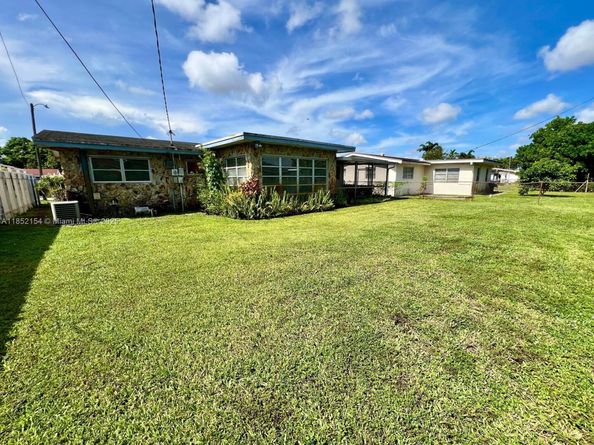 8151 NW 15th Ct, Pembroke Pines FL 33024