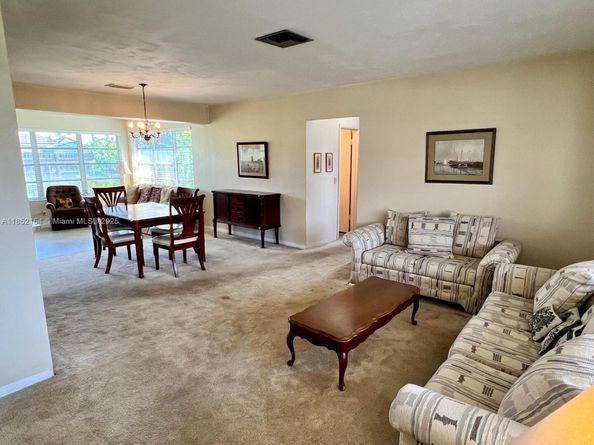 8151 NW 15th Ct, Pembroke Pines FL 33024