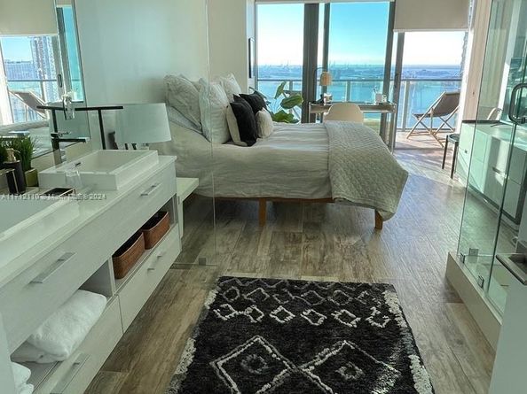 650 NE 32nd St 3606, Miami FL 33137