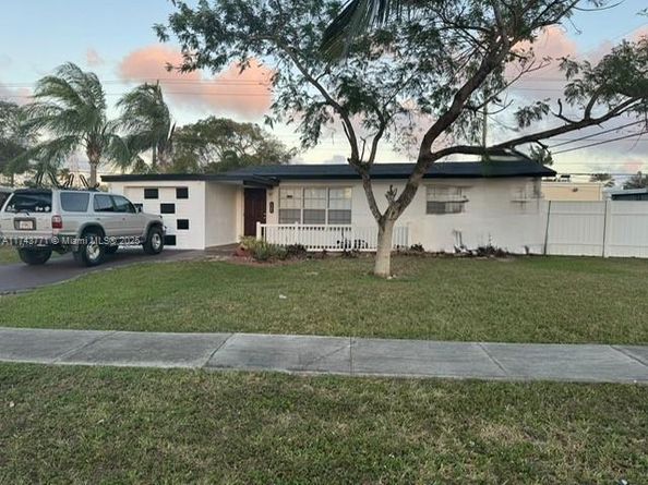 1504 NW 58th Ave, Margate FL 33063