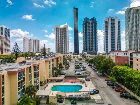 210 172nd St 128, Sunny Isles Beach FL 33160
