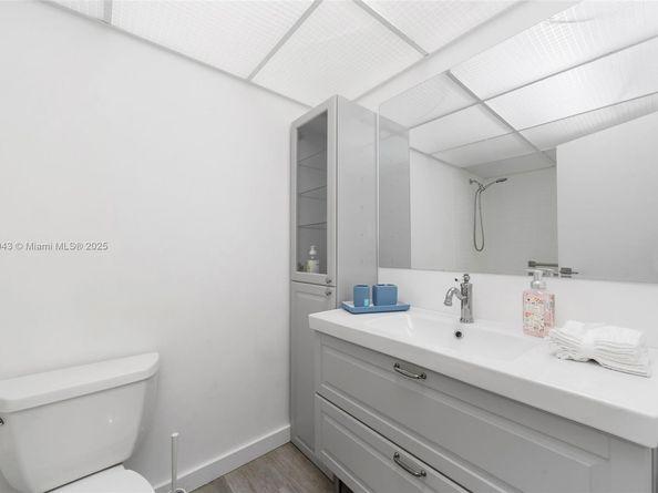 210 172nd St 128, Sunny Isles Beach FL 33160