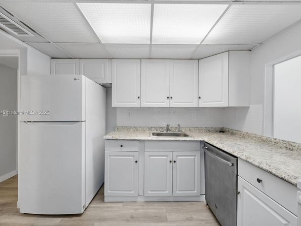 210 172nd St 128, Sunny Isles Beach FL 33160