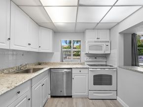 210 172nd St 128, Sunny Isles Beach FL 33160