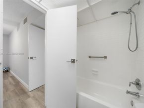 210 172nd St 128, Sunny Isles Beach FL 33160