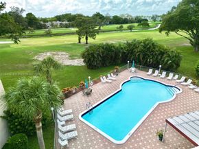 1040 Country Club Dr 404, Margate FL 33063