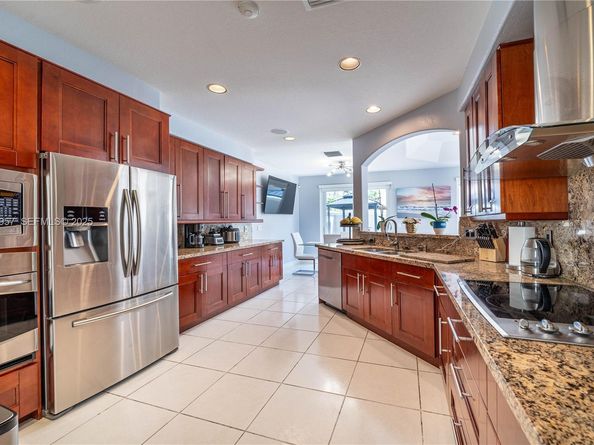 1547 Mariner Way, Hollywood FL 33019