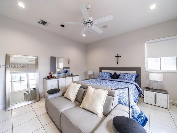 1547 Mariner Way, Hollywood FL 33019