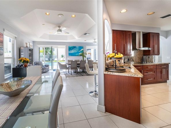 1547 Mariner Way, Hollywood FL 33019