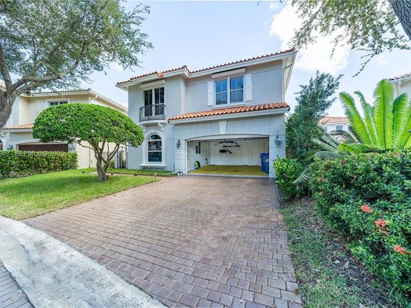 1547 Mariner Way, Hollywood FL 33019