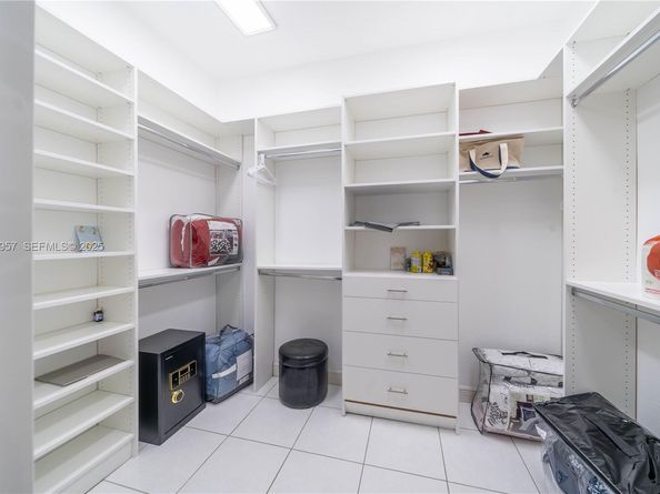 1547 Mariner Way, Hollywood FL 33019