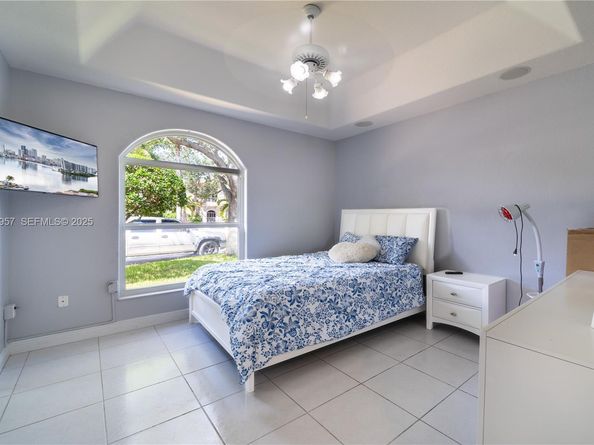 1547 Mariner Way, Hollywood FL 33019