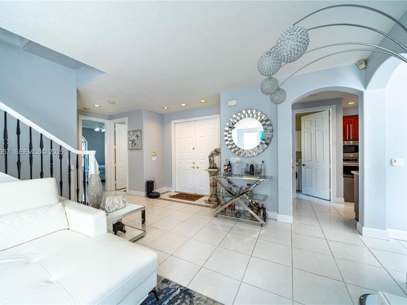 1547 Mariner Way, Hollywood FL 33019