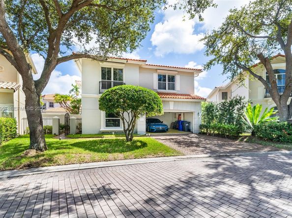 1547 Mariner Way, Hollywood FL 33019