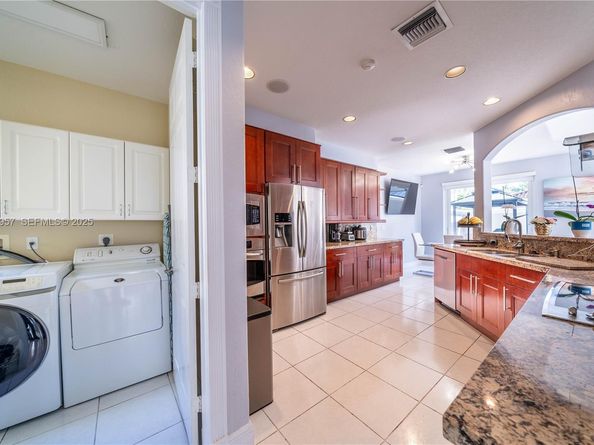 1547 Mariner Way, Hollywood FL 33019