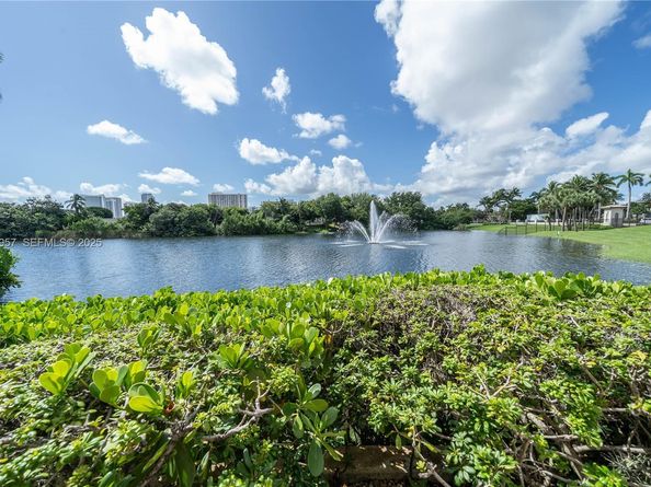 1547 Mariner Way, Hollywood FL 33019