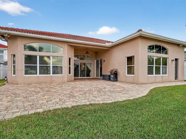18840 NW 23rd Pl, Pembroke Pines FL 33029