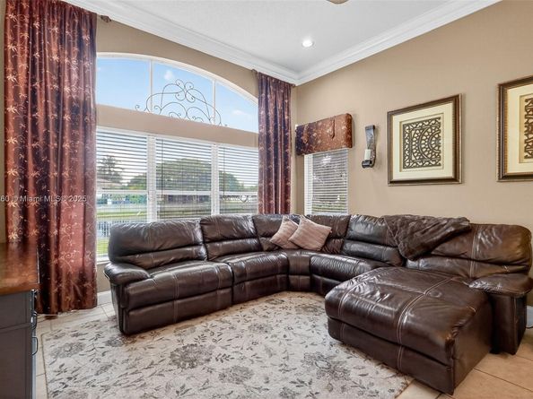 18840 NW 23rd Pl, Pembroke Pines FL 33029