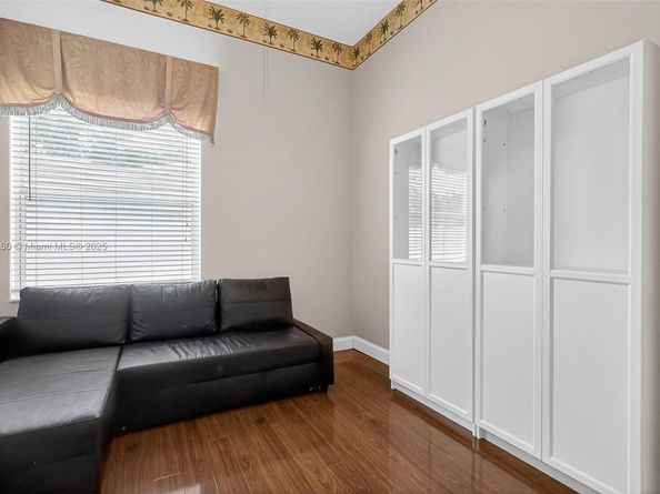 18840 NW 23rd Pl, Pembroke Pines FL 33029