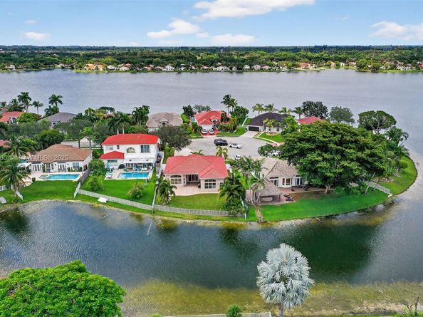 18840 NW 23rd Pl, Pembroke Pines FL 33029
