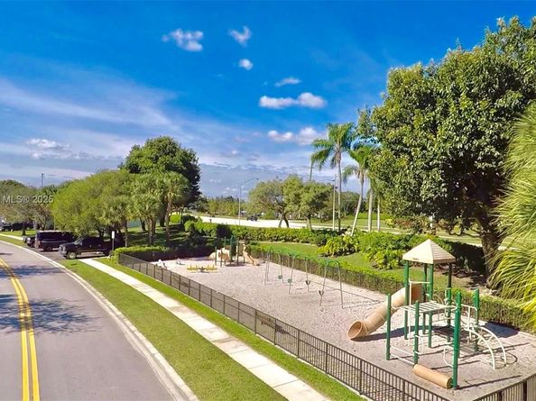 18840 NW 23rd Pl, Pembroke Pines FL 33029