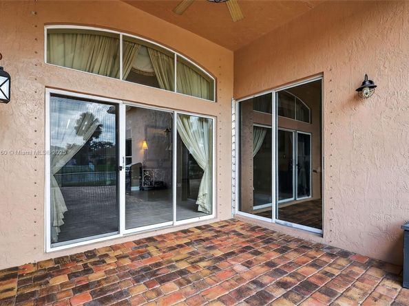 18840 NW 23rd Pl, Pembroke Pines FL 33029