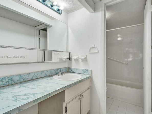888 S Douglas Rd 304, Coral Gables FL 33134