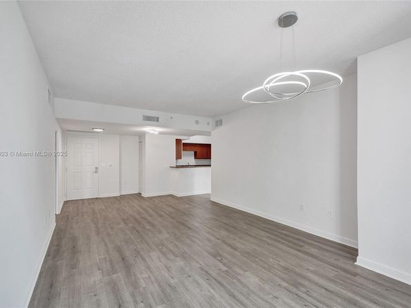 888 S Douglas Rd 304, Coral Gables FL 33134