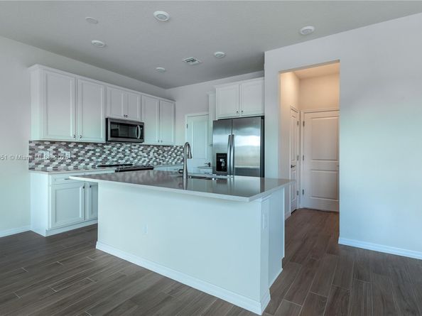 4974 Greenway Dr, Hollywood FL 33021