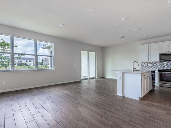 4974 Greenway Dr, Hollywood FL 33021