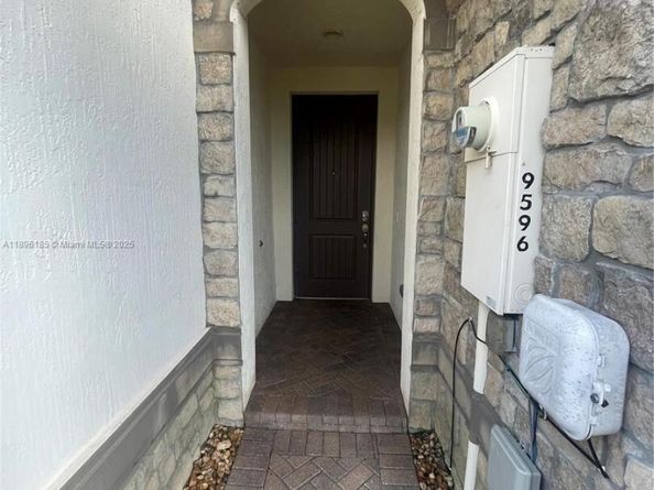 9596 N Town Parc Cir N, Parkland FL 33076