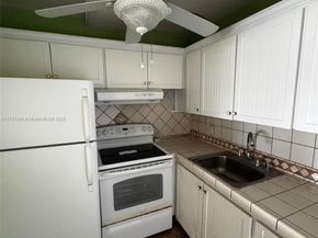 135 Berkshire F, West Palm Beach FL 33417