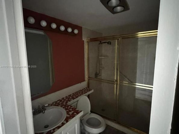 135 Berkshire F, West Palm Beach FL 33417